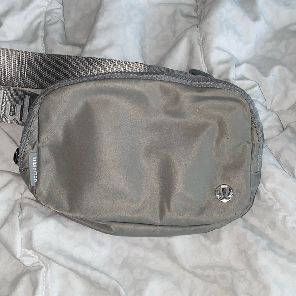 lululemon belt bag
